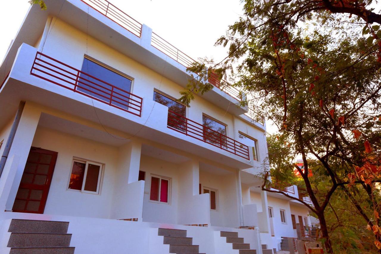Raj Resort Rishikesh Tapovan ภายนอก รูปภาพ